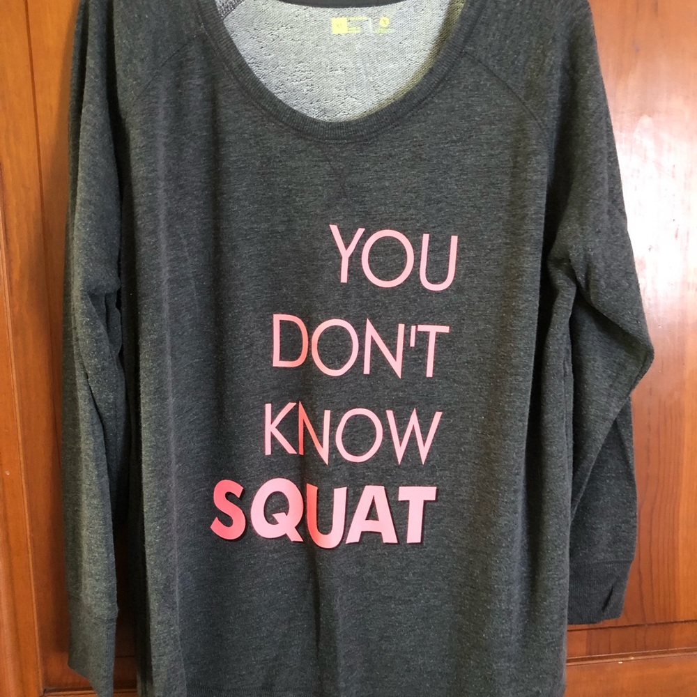 Xersion Thin knit top. Ribbed at wrists and bottom. Gray XL